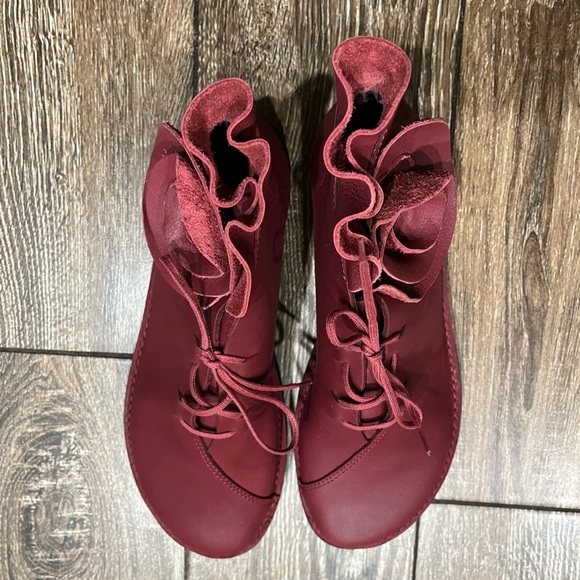 Loints of Holland Rosa lipstick red ankle bootie - Picture 2 of 15